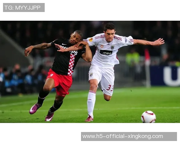 鹿斯巴达与埃门FC激战正酣谁能在这场较量中笑到最后